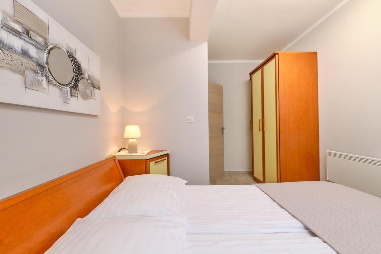 Apartments Enna Mali Lošinj Esterno foto