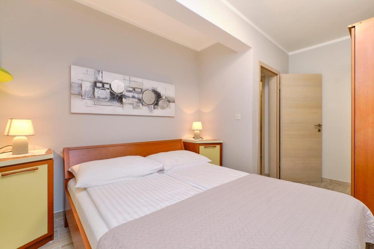 Apartments Enna Mali Lošinj Esterno foto