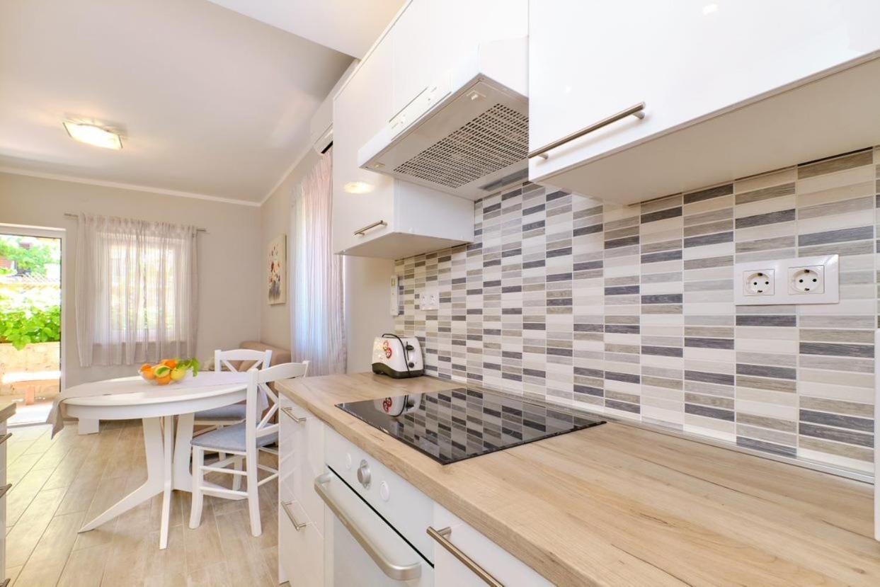 Apartments Enna Mali Lošinj Esterno foto