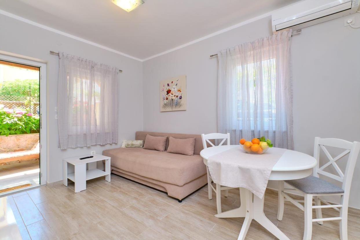 Apartments Enna Mali Lošinj Esterno foto