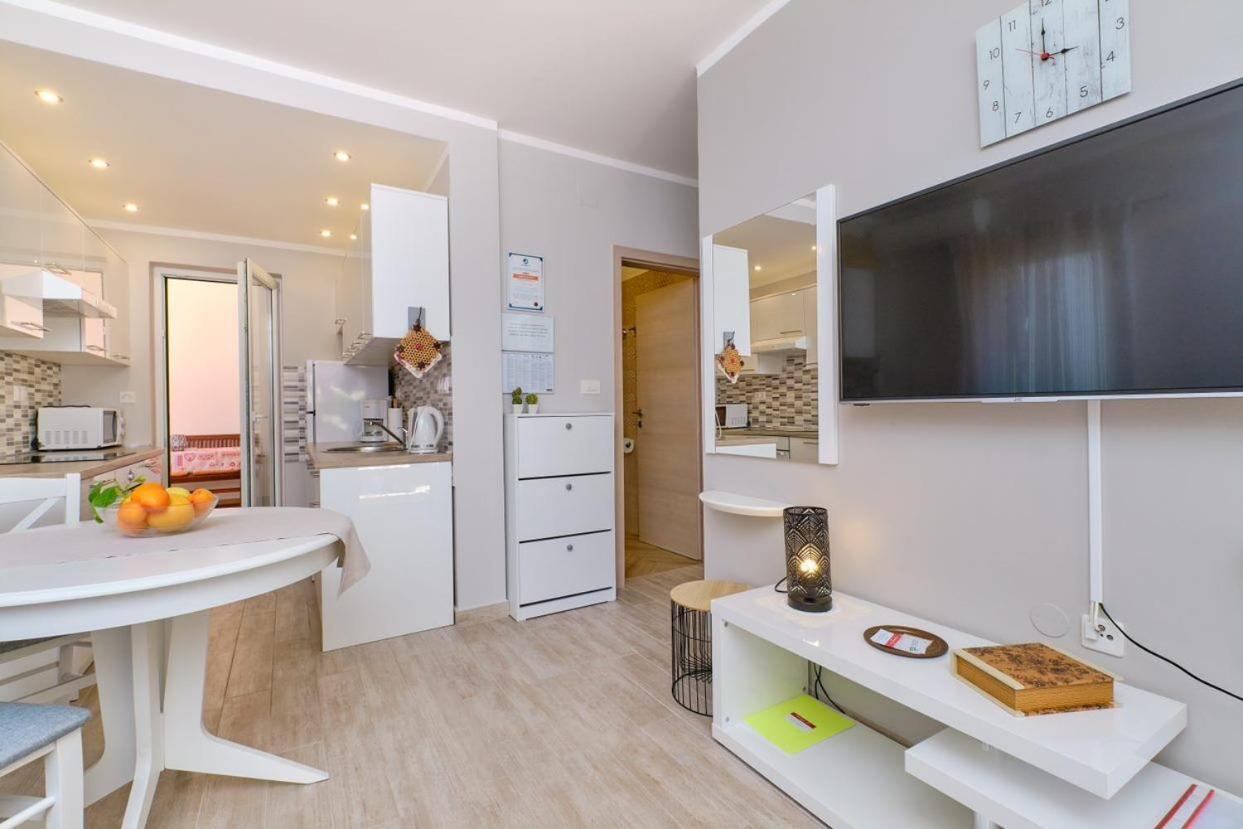 Apartments Enna Mali Lošinj Esterno foto