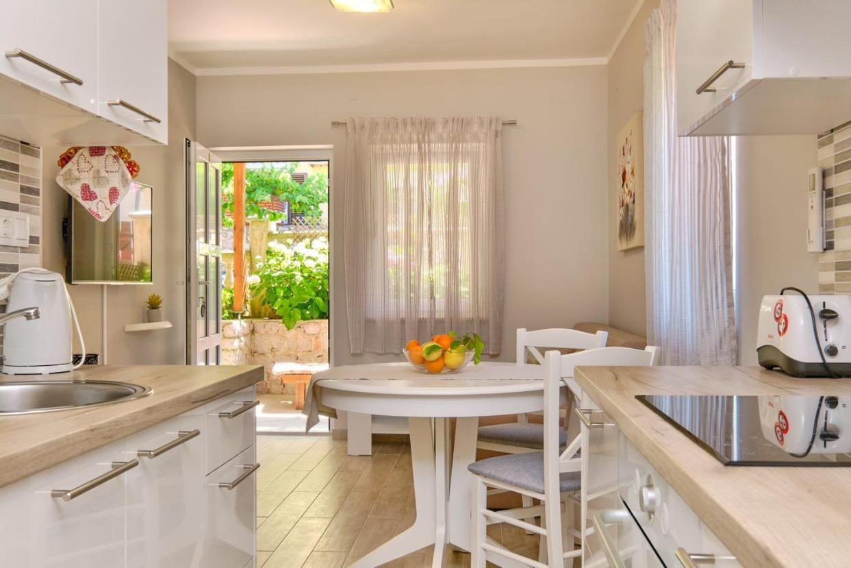 Apartments Enna Mali Lošinj Esterno foto