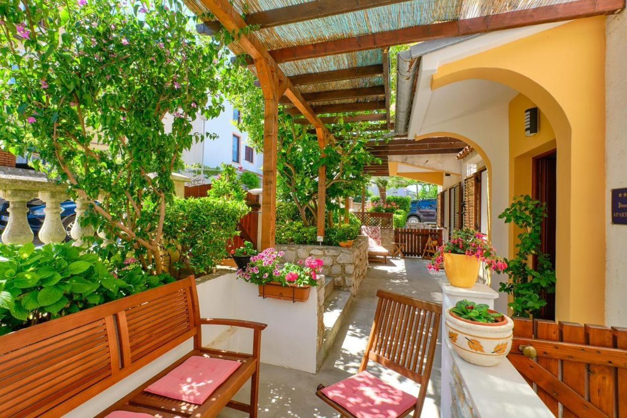 Apartments Enna Mali Lošinj Esterno foto